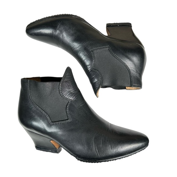 ACNE STUDIOS Alma Western Inspired Leather Ankle Booties in black - Picture 12 of 12